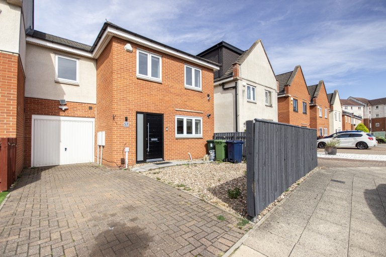 View Full Details for Cormorant Drive, Gateshead, Tyne and Wear, NE11